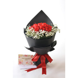 18 rose bouquet with gypsophila and a custom-printed balloon, anniversary gift
