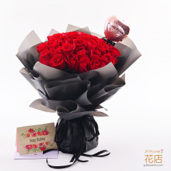Flowerg花店獨家設計36朵紅色玫瑰花束，搭配客製化心形氣球與祝福卡片，適合結婚與週年紀念。