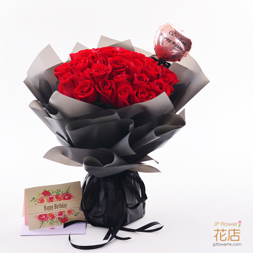 Flowerg花店獨家設計36朵紅色玫瑰花束，搭配客製化心形氣球與祝福卡片，適合結婚與週年紀念。