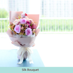 玫瑰+蕙蘭+牡丹+公仔絲花花束-SB108